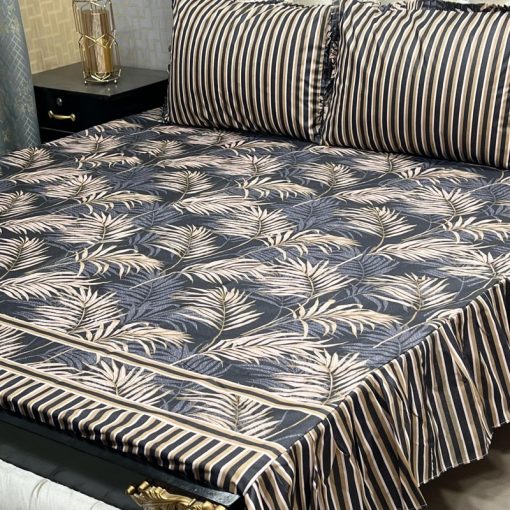 "Frill King Cotton Bedding Set – Soft cotton with stylish frilled edges and matching pillow covers."