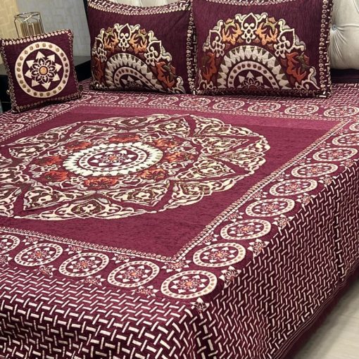 Premium Jacquard Velvet Bedding Set in King Size with Pillow and Cushion Covers