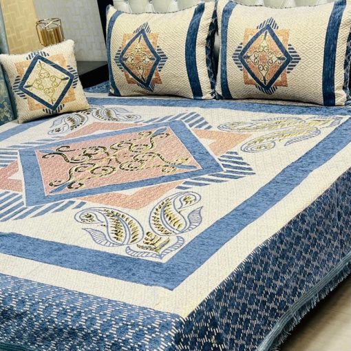 Elegant Jacquard Velvet Bedding Set in King Size with 4-Piece Luxury Design