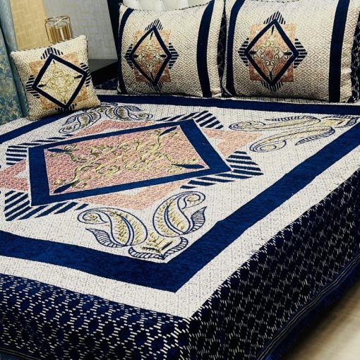 Rich Jacquard Velvet King Size Bedding Set with Elegant Touch for Winter Nights