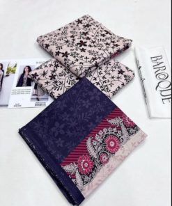The Karandi fabric is perfectly suited for winter, keeping you warm and comfortable in colder months.