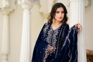 Premium embroidered winter 3-piece Dhanak suit for ladies in Pakistan with wool shawl