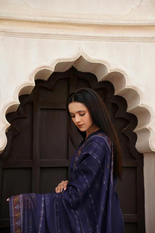 BAROQUE 3 Piece Winter Khaddar Embroidered Suit