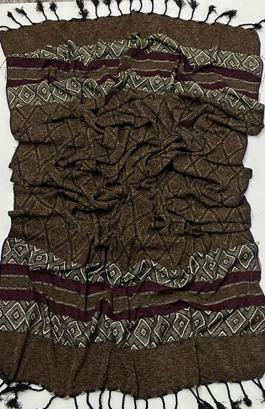 Ladies Shawl SKU‑906 – Premium velvet wool draped elegantly on a model