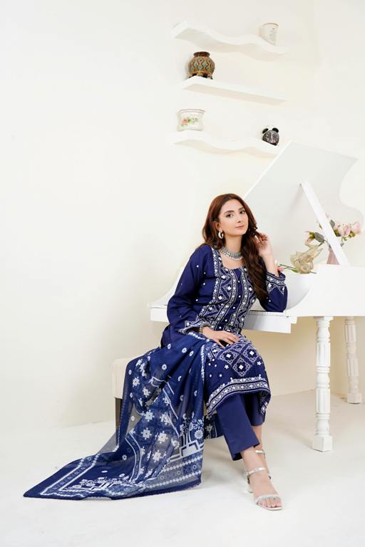 Women 3 Piece Unstitched Lawn Suit 2026 Best Quality Pakistan