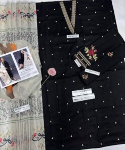 The fabric used in this suit is of high quality, ensuring durability and long-lasting wear without compromising on comfort.