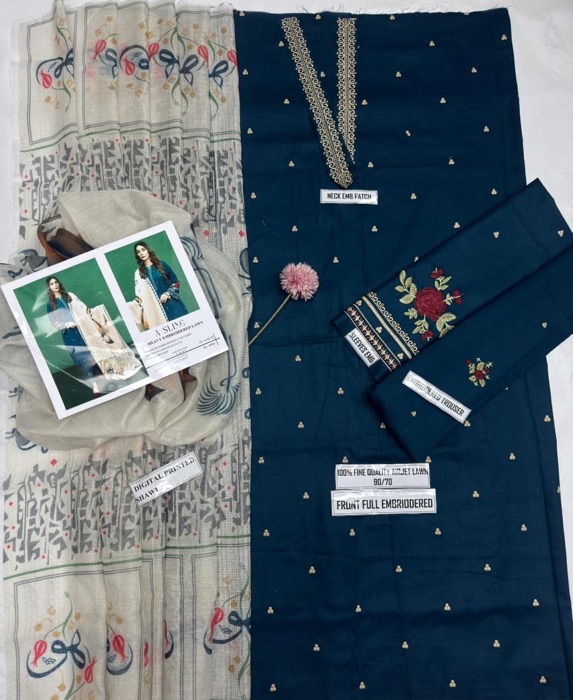 The beautiful embroidered neckline patch adds a refined touch to the outfit. It enhances the overall design and gives a designer-inspired finish.