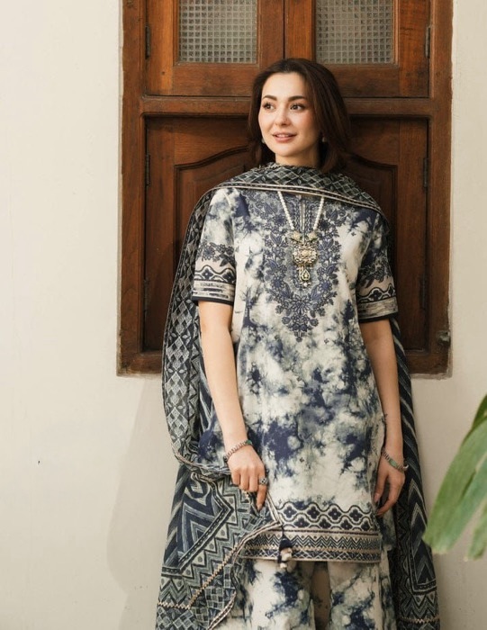 Sapphire SP-682 Printed Lawn Suit with Chiffon Dupatta