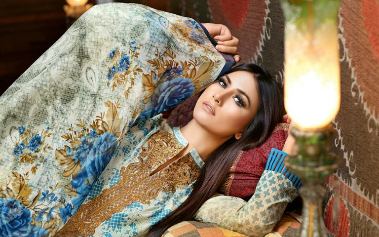 Elegant Embroidered Chiffon 3 Piece Formal Suit for Women
