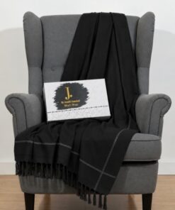 High-quality, itch-free men's wool shawl tailored for harsh Pakistani winter weather.