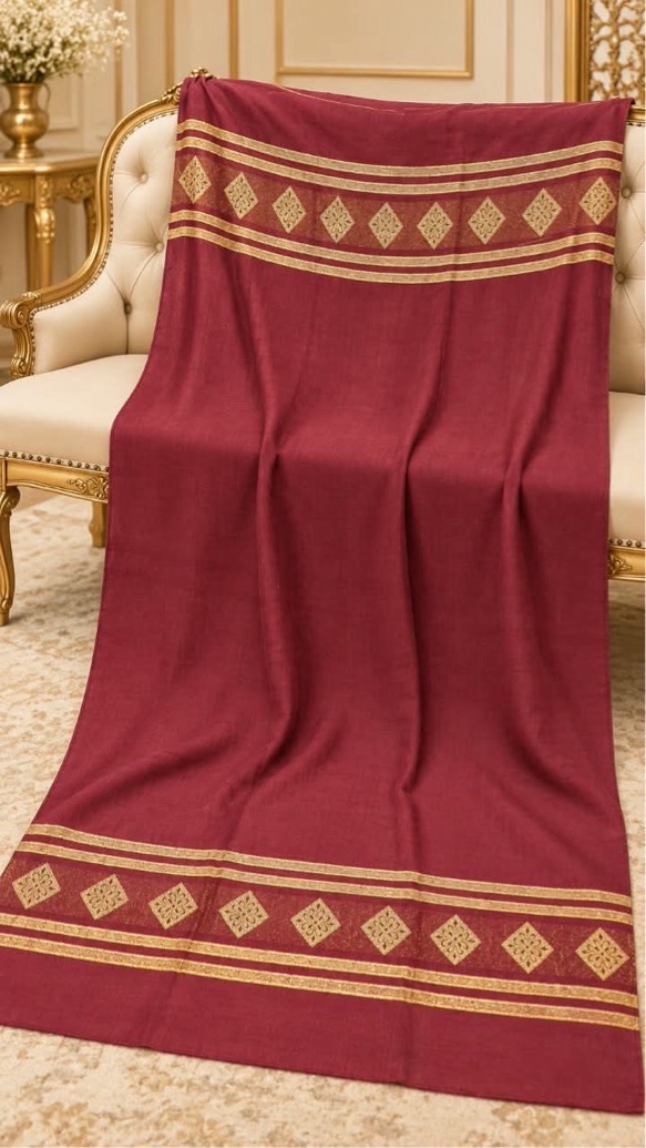 Splendidum consilium et colores in Bareeze Chinar Patta Shawl Br-sh-04 ex collectione hiemali.
