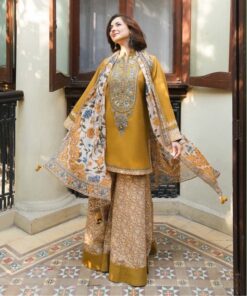 Close up of heavy embroidery on Baroque DHK-751 winter Dhanak shirt 